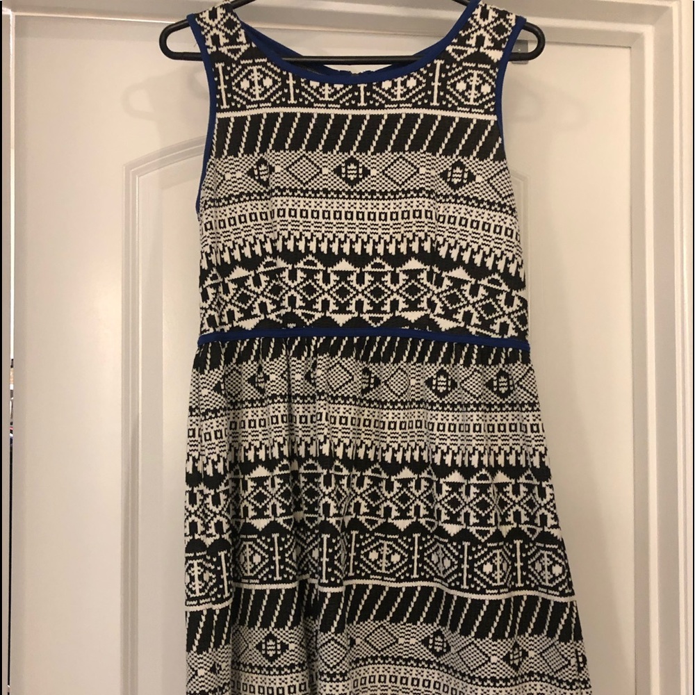 Black and white dress with blue detail
